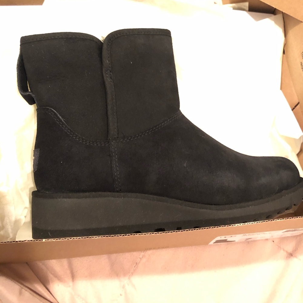Ugg Treadlite Kristin short boots size 7 black